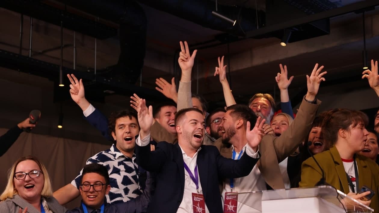 La Liste étudiante remporte 140 sièges et renverse Aleksandar Vučić