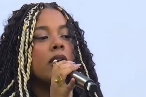 Nina Tonji modifie les paroles de La Marseillaise au Stade de France